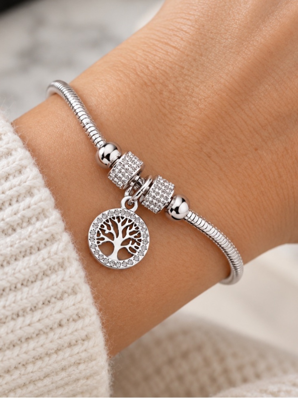 Silver Tree Circle of Life Sparkling Magnetic Clasp Charm Bangle Bracelet NEW.